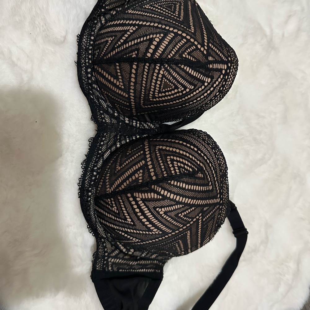 Adore Me Black Geometric Pattern Bra